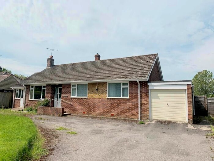 3 Bedroom Detached Bungalow For Sale In Bella Vista, Church Road, Upper Farringdon, Alton, Hampshire GU34