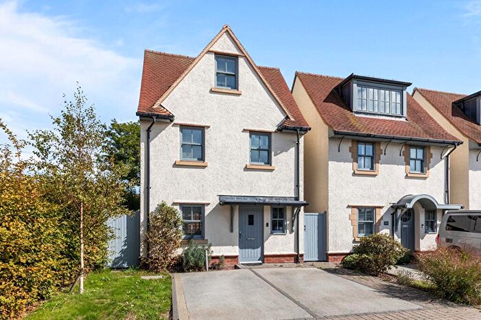 4 Bedroom Detached House For Sale In Limetree Close, East Preston, BN16