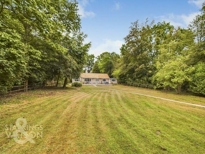 4 Bedroom Detached Bungalow For Sale In Yarmouth Road, Broome, Bungay, NR35