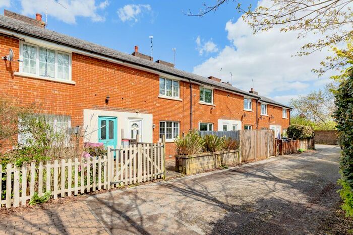 2 Bedroom Terraced House To Rent In Alexandra Road, Aldershot, GU11