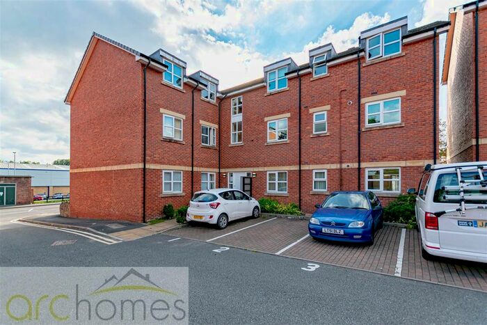 2 Bedroom Flat To Rent In Hindsford Bridge Mews, Atherton, Manchester, M46