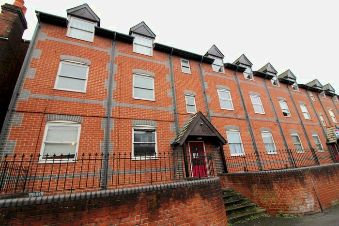 2 Bedroom Flat To Rent In Lynden Mews, Dale Road, Reading, RG2