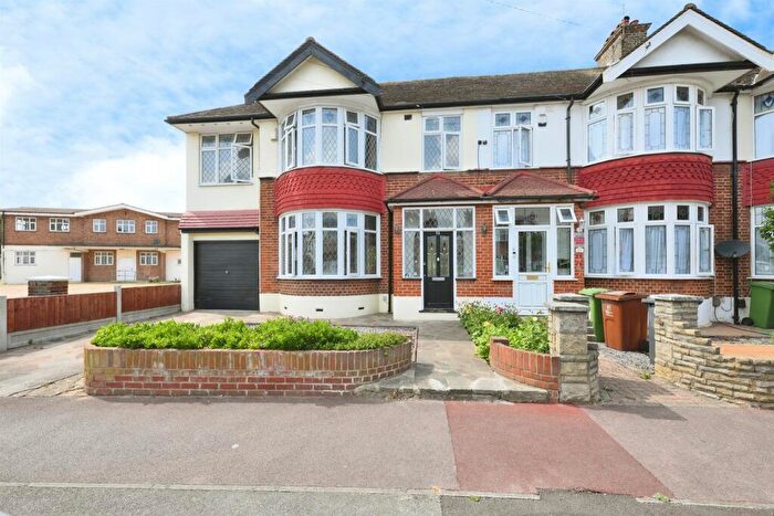 4 Bedroom End Of Terrace House For Sale In Cavendish Gardens, Barking, IG11