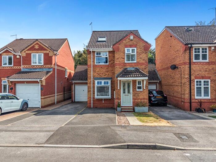4 Bedroom Link Detached House For Sale In Stoneley Drive, Sheffield, South Yorkshire, S12