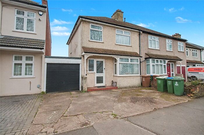 3 Bedroom Semi Detached House For Sale In Holmesdale Road, Bexleyheath, Kent, DA7