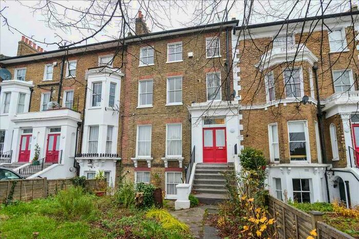 3 Bedroom Apartment To Rent In Lee High Road, London, SE12