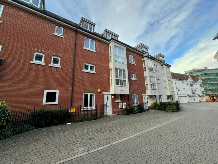 3 Bedroom Town House To Rent In Creine Mill Lane South, Canterbury, CT1