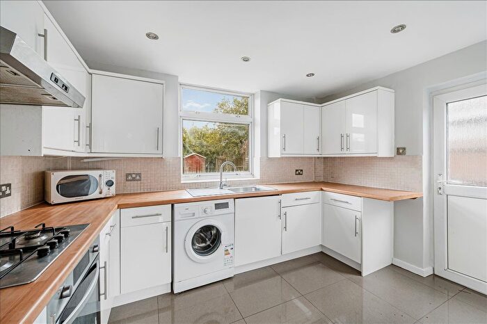 3 Bedroom Terraced House To Rent In Noel Road, London, W3