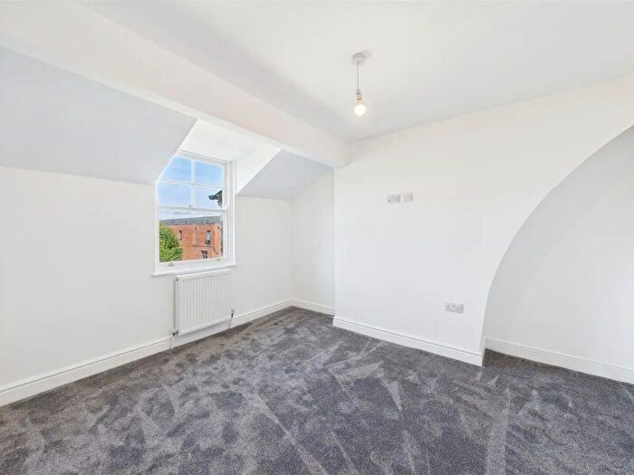 6 Bedroom Terraced House To Rent In St. Michaels Square, Gloucester, GL1