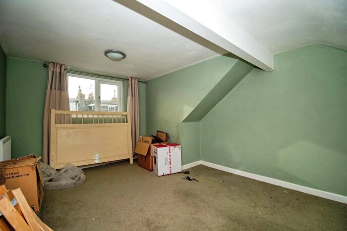 3 Bedroom Terraced House For Sale In Bath Street, Weymouth, DT4