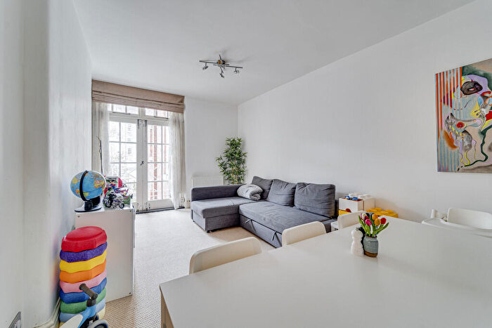 2 Bedroom Apartment To Rent In Circus Lodge, Circus Road, St Johns Wood, NW8