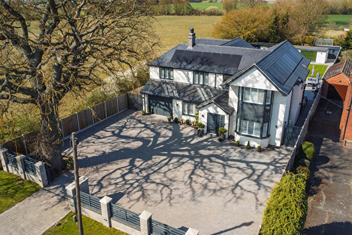 4 Bedroom Detached House For Sale In Colchester Road, Coggeshall, CO6