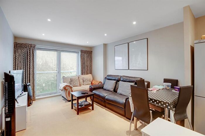1 Bedroom Apartment For Sale In Cherrywood Lodge, Hither Green, SE13