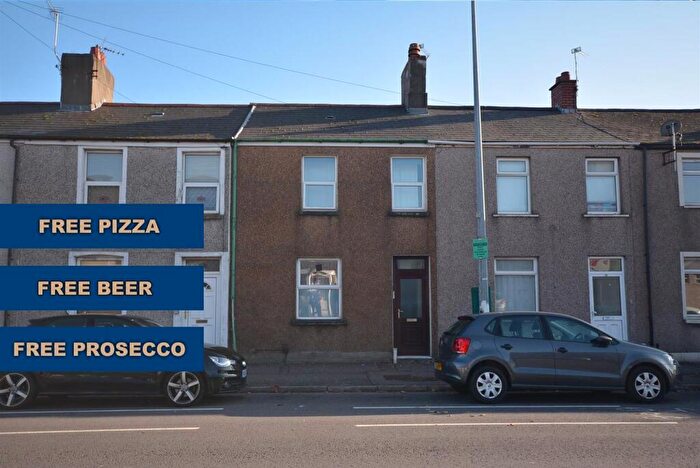 3 Bedroom Terraced House To Rent In Cathays Terrace, Cardiff, CF24