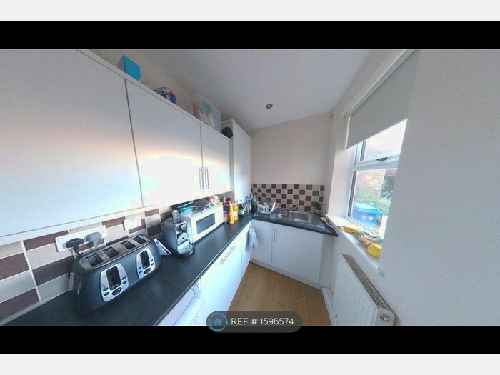 3 Bedroom Terraced House To Rent In School Road, Sheffield, S10