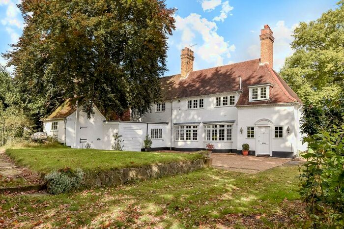 4 Bedroom Detached House To Rent In Hatton Hill, Windlesham, GU20