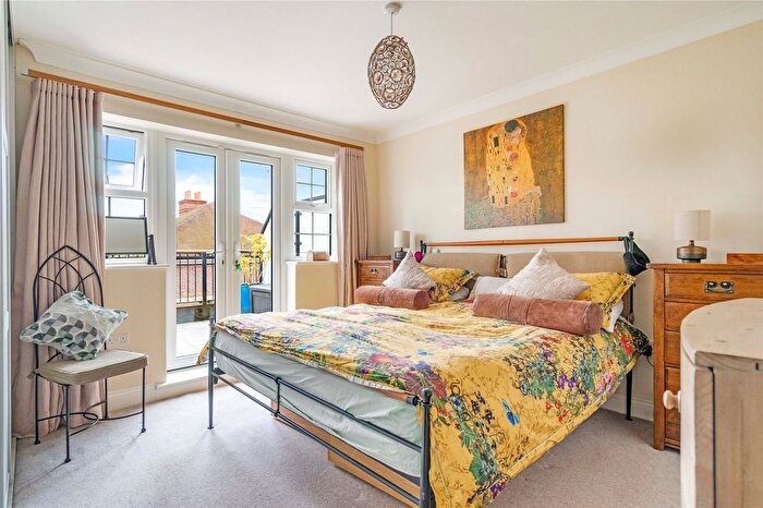 3 Bedroom Detached House For Sale In Redcliffe Place, Tunbridge Wells, Kent, TN2