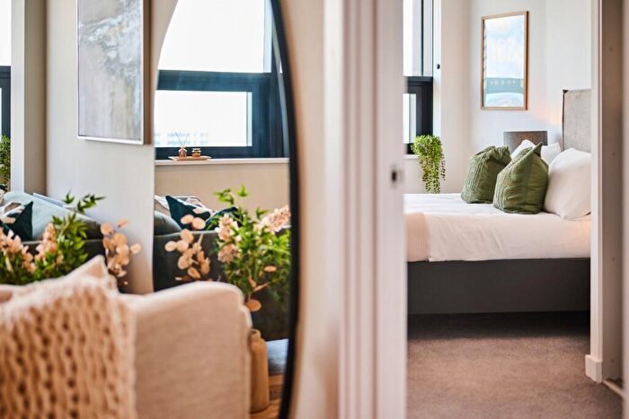 2 Bedroom Apartment To Rent In The Octagon - Great Charles Street Queensway, Birmingham, B3