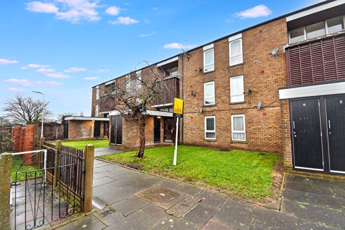 1 Bedroom Flat For Sale In Bourne Avenue, Hayes, UB3