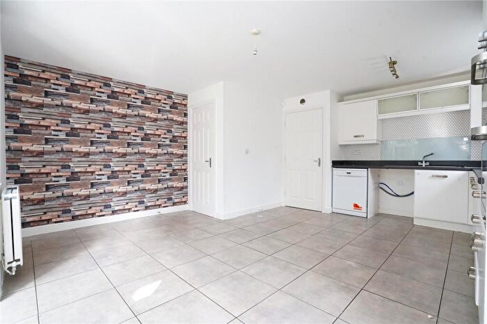 1 Bedroom Flat To Rent In Walton Avenue, New Malden, KT3