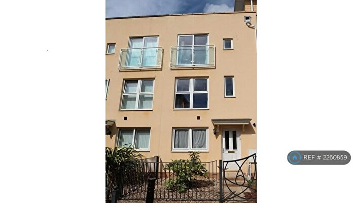 4 Bedroom Terraced House To Rent In Richmond Court, Exeter, EX4