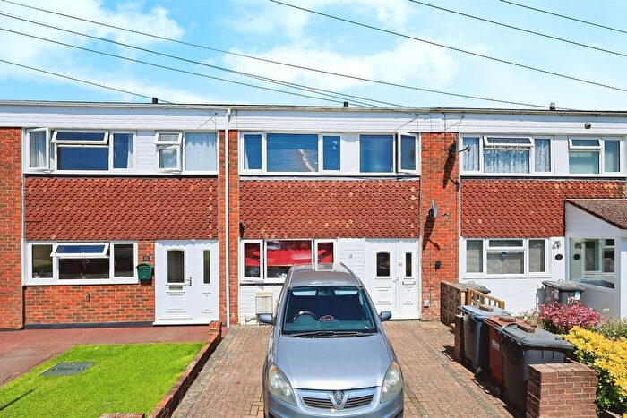 3 Bedroom Maisonette For Sale In Sussex Close, Hailsham, BN27