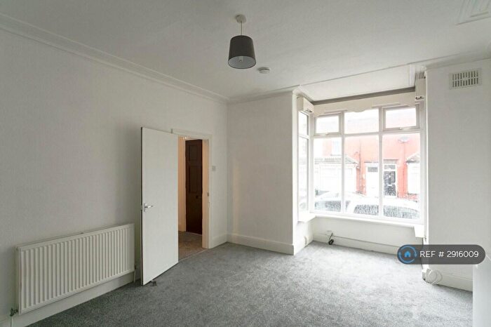 2 Bedroom Terraced House To Rent In Seaforth Place, Leeds, LS9
