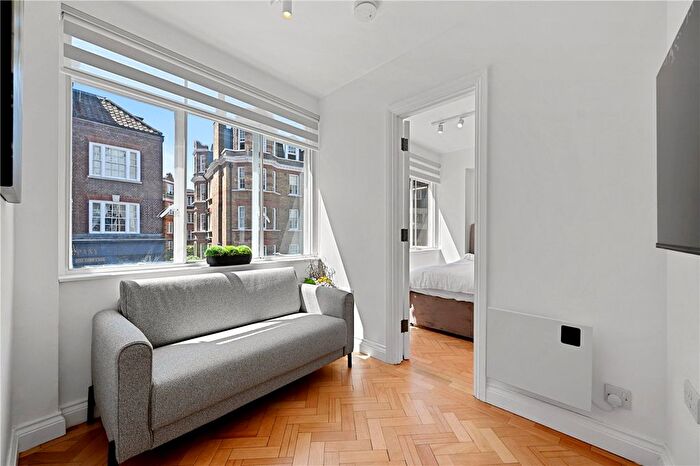 1 Bedroom Flat For Sale In Marqueen Court, Kensington Church Street, London, W8