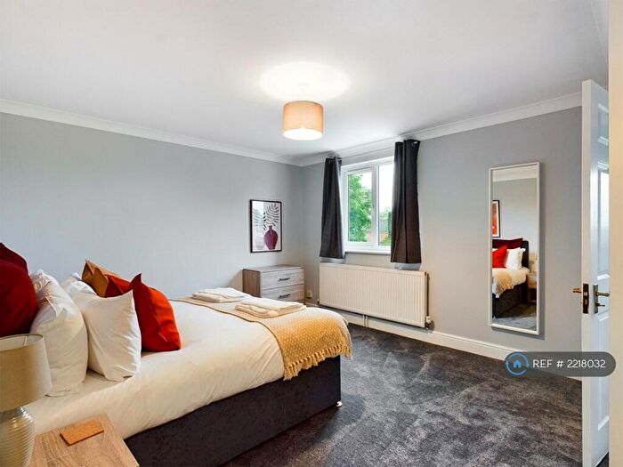 4 Bedroom Terraced House To Rent In Park Road, Banbury, OX16