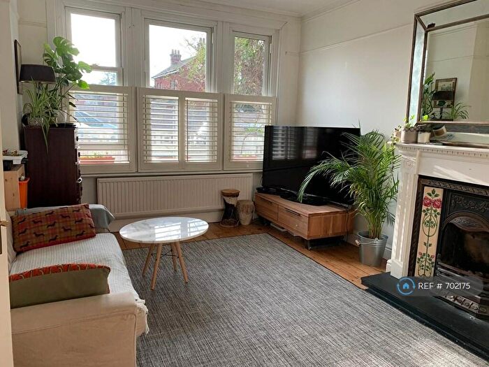 2 Bedroom Maisonette To Rent In North Worple Way, London, SW14