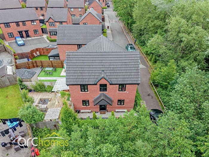 3 Bedroom Semi-Detached House For Sale In Tiverton Avenue, Leigh, WN7