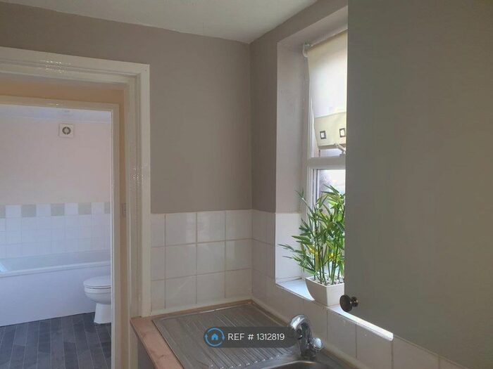 2 Bedroom Flat To Rent In Egerton Court, Barrow-In-Furness LA14