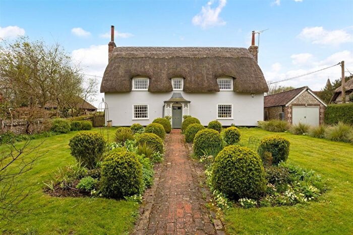 4 Bedroom Detached House For Sale In Froxfield, Petersfield, GU32