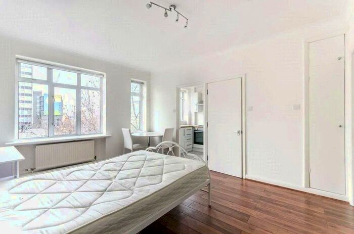 Apartment To Rent In Euston Road, London, NW1