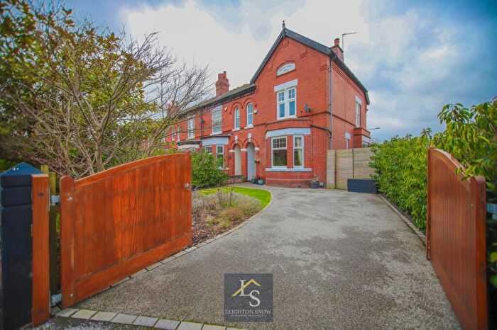 4 Bedroom Terraced House For Sale In Moorland Road, Stockport, SK2
