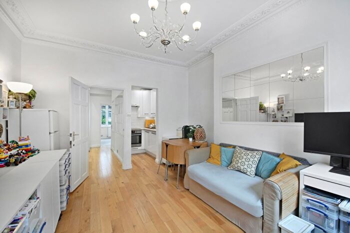 1 Bedroom Flat For Sale In Huntingdon Street, Barnsbury, N1
