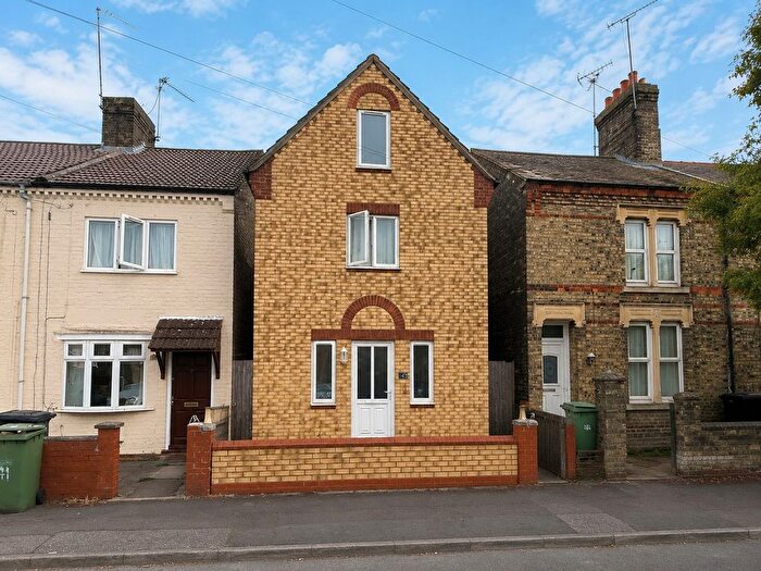 4 Bedroom Detached House For Sale In Holdich Street, Peterborough, PE3