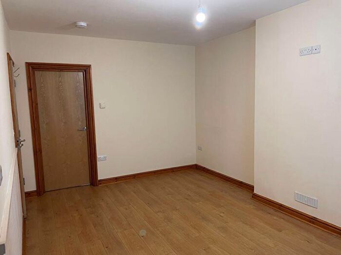 1 Bedroom Flat To Rent In Prices Lane, Wrexham, LL11