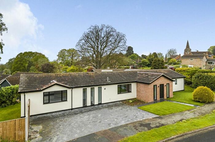 5 Bedroom Detached Bungalow For Sale In The Bury, Pavenham, Bedford, MK43