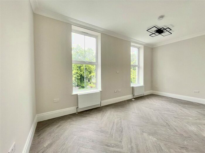 2 Bedroom Flat To Rent In The Mall, Ealing Broadway, London, W5