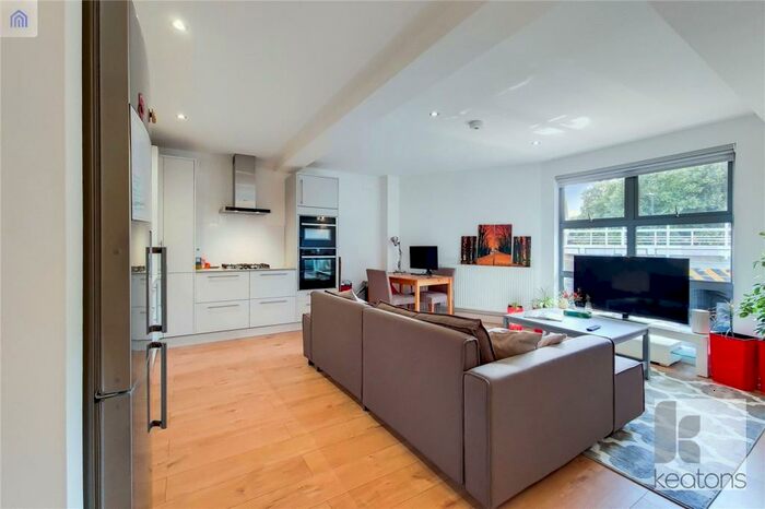 2 Bedroom Flat To Rent In Delta Court, - Trundleys Road, SE8