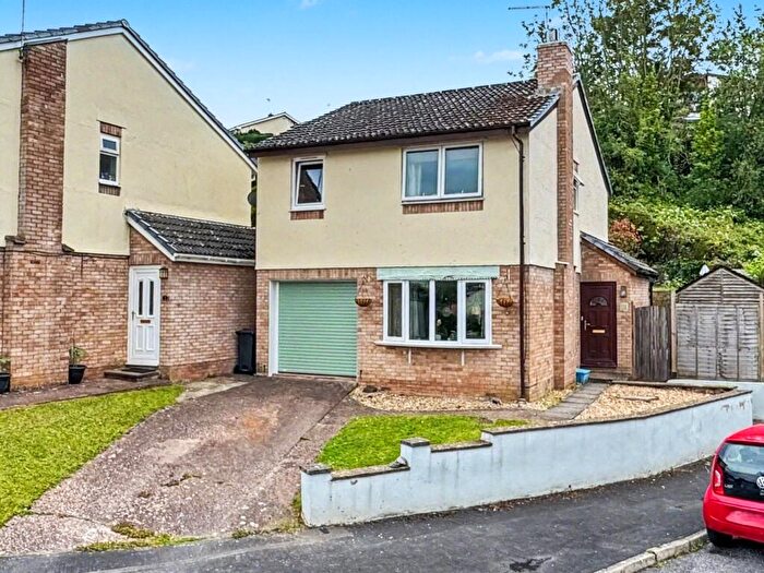 4 Bedroom Detached House For Sale In Spencer Drive, Tiverton, EX16