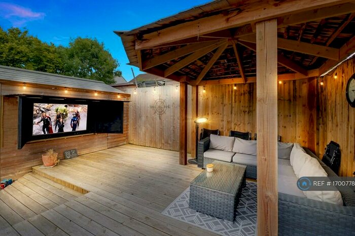 3 Bedroom End Of Terrace House To Rent In Southfield Road, Princes Risborough, HP27