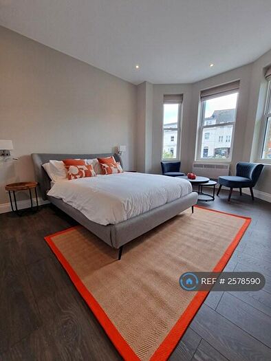 Studio To Rent In Crescent Road, Bournemouth, BH2