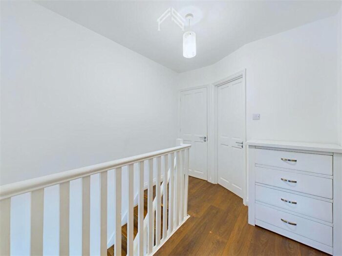 4 Bedroom House To Rent In The Broadway, Harrow, HA3