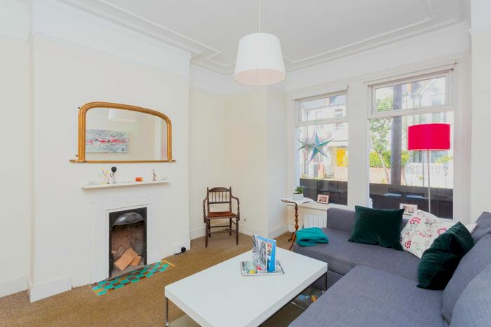 2 Bedroom Maisonette To Rent In Ormiston Grove, London, W12