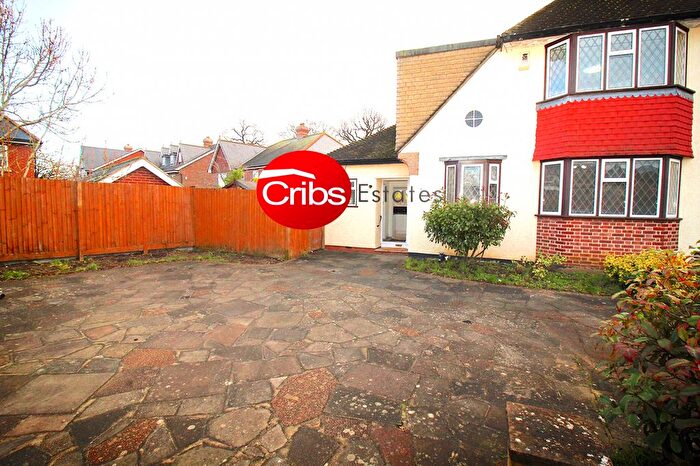 4 Bedroom End Of Terrace House To Rent In Appleton Gardens, New Malden, KT3