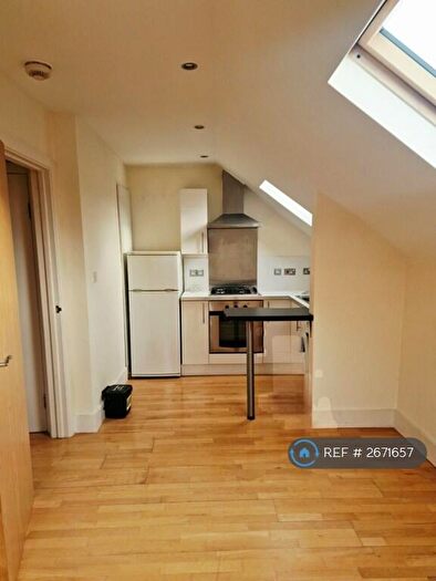 1 Bedroom Flat To Rent In Campden Road, South Croydon, CR2