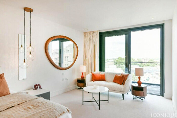 3 Bedroom Apartment For Sale In Harbour Avenue, London, SW10