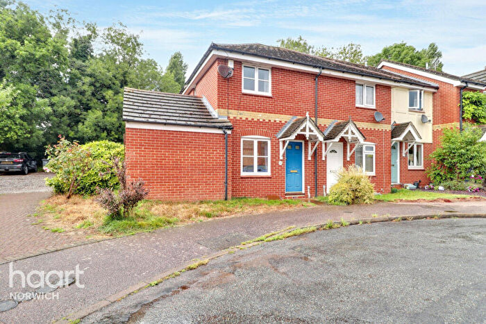 2 Bedroom End Of Terrace House For Sale In Pond Road, Norwich, NR10